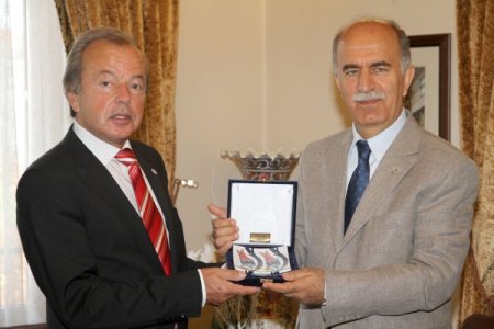 Hessen Eyalet Meclisi yönetimi Vali Harput’u ziyaret etti