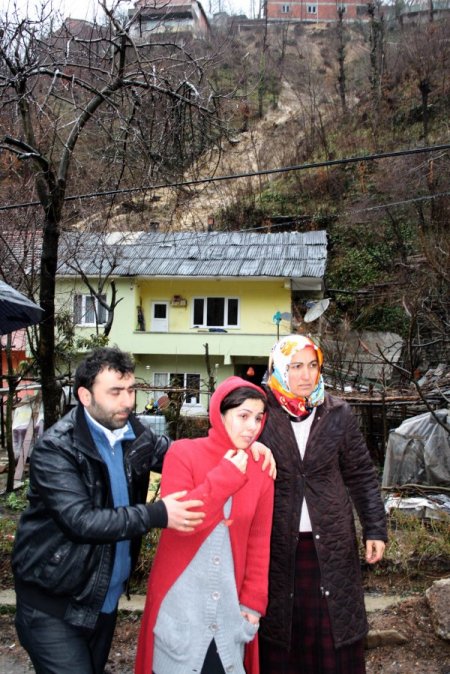 Heyelan, 4 Evi Kullanılamaz Hale Getirdi