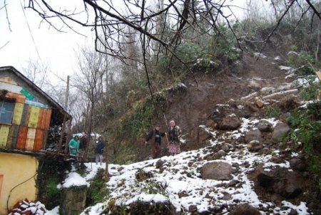 Heyelan Tehlikesi Yaşayan Köylü, Yardım Bekliyor