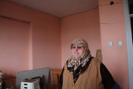 Heyelan yüzünden evlerini boşalttılar