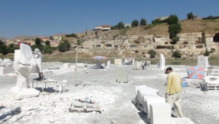 Heykellerini Hasankeyf için yaptılar