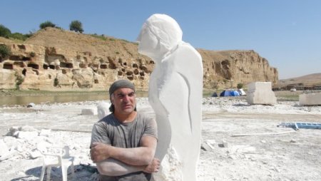 Heykellerini Hasankeyf için yaptılar
