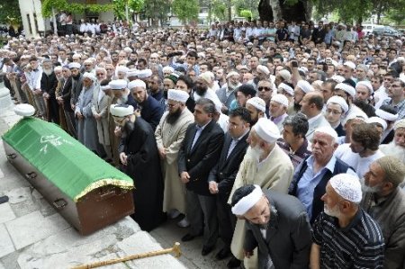 Hidayet Aslan vefat etti