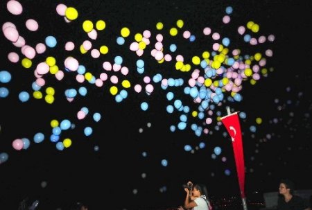 Hıdrellez coşkusu İzmir'de geç saatlere kadar sürdü