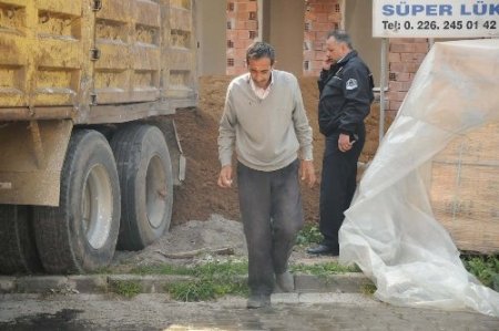 Hidroliği boşalan damper düştü şoför yaralandı