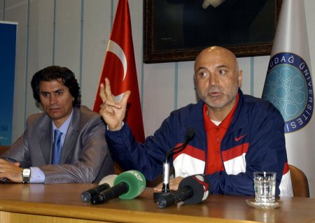 Hikmet Karaman: Manchester’in talip olduğu oyuncu A takımda değil