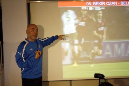 Hikmet Karaman'dan Cüneyt Çakır'a 'belgeli' tepki