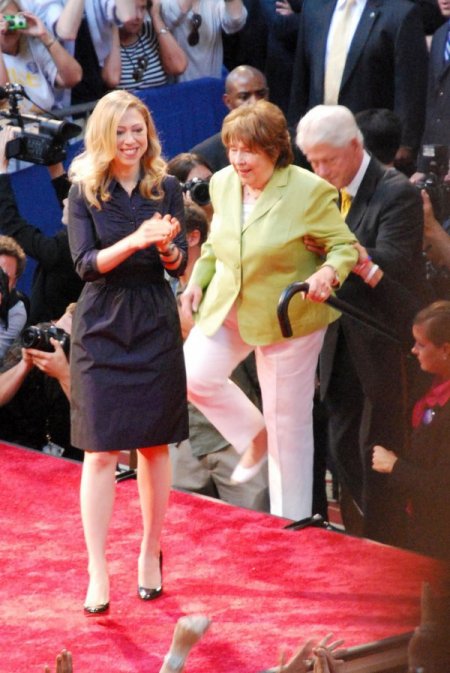 Hillary Clinton'ın Annesi Hayatını Kaybetti