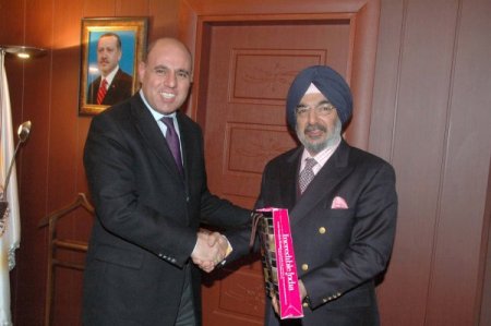 Hindistan Ankara Büyükelçisi Jassal Mardin'i Ziyaret Etti