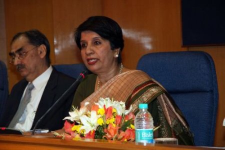 Hindistan'dan İngiltere'ye 20 Yıl Aradan Sonra Cumhurbaşkanı Düzeyinde İlk Resmi Ziyaret