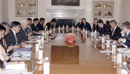 Hindistan'dan Orta Asya'daki enerji kaynaklarına ilgi