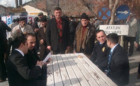 Hınıs'ta gönüller aşure ile ısındı