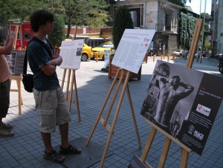 Hiroşima’nın Yıl Dönümünde Nükleer Protestosu