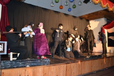 Hırsız isimli tiyatro oyunu Eğirdir'de sahnelendi