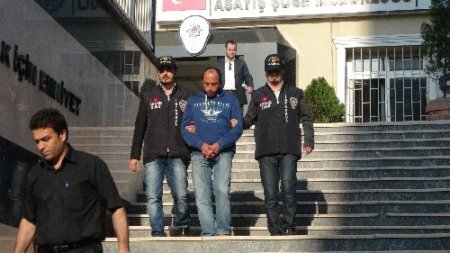 Hırsız olduğundan şüphelendiği şahsı öldürdü