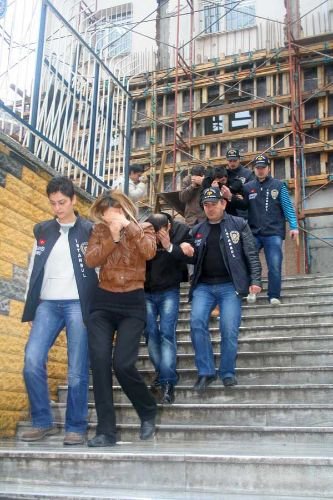 Hırsızı, 'yengeme, Dayıma Söyle Evi Temizlesinler' Notu Yakalattı