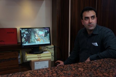 Hırsızın paraları çalmasını ne kameralar ne de çalışanlar engelleyebildi (Özel)