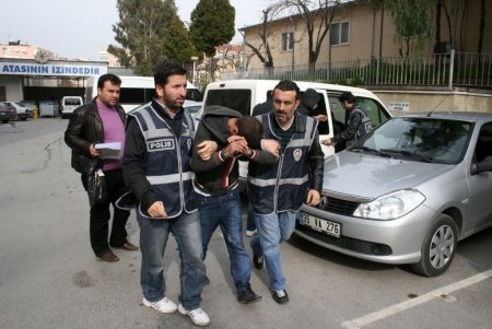 Hırsızlar güvenlik kameraları sayesinde yakalandı