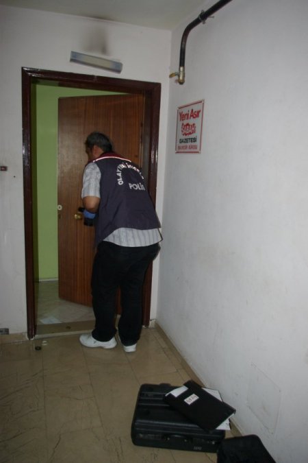 Hırsızlar İşhanını Talan Etti