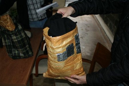 Hırsızlar önce güvenlik kamerasına sonra polise yakalandı