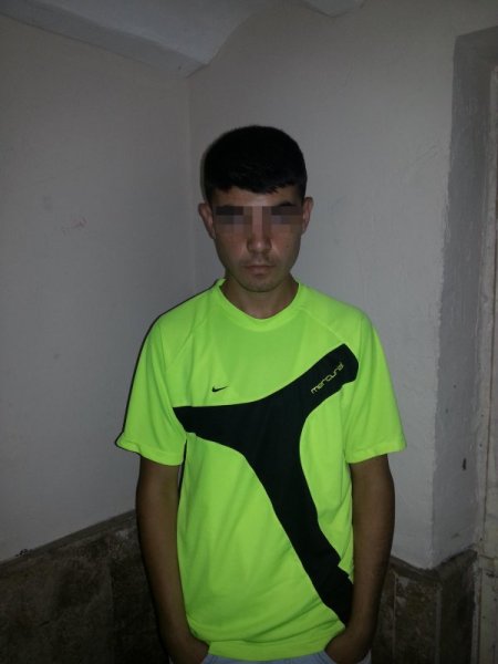 Hırsızları fotoğraf makinesindeki pasta fotoğrafı yakalattı