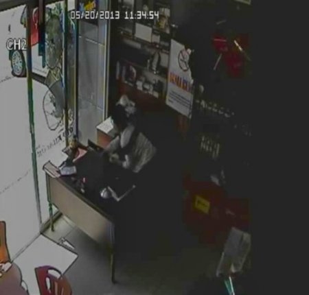 Hırsızlık anı güvenlik kameralarına yansıdı