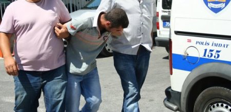 Hırsızlık İçin Girdiği Evde Farkedilince Dolaba Saklandı