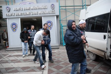 Hırsızlık iddiasıyla oğlu gözaltına alınan baba: Şu pislikleri temizleyin