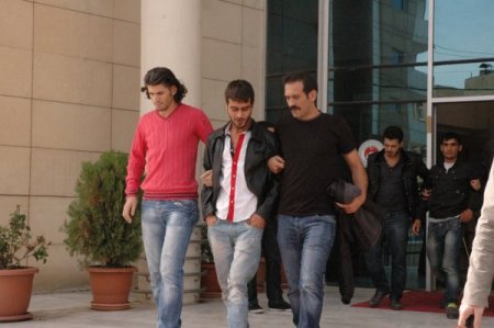 Hırsızlık operasyonunda yakalanan 4 zanlıdan 2'si tutuklandı