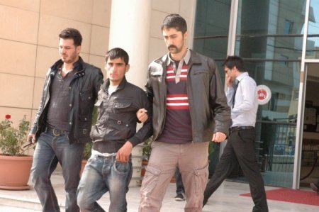 Hırsızlık operasyonunda yakalanan 4 zanlıdan 2'si tutuklandı