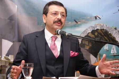 Hisarcıklıoğlu: Acil yeni anayasaya ihtiyaç var