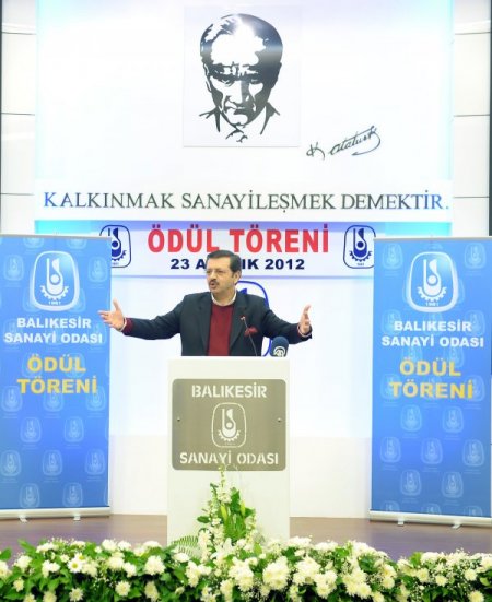 Hisarcıklıoğlu: Sanayici, FİFA'nın Messi ve Ronaldo’nun koruduğu gibi korunmalı