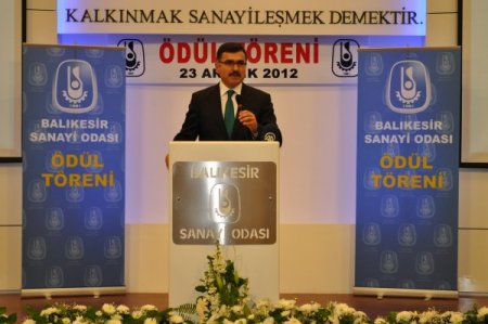 Hisarcıklıoğlu: Sanayici, FİFA'nın Messi ve Ronaldo’nun koruduğu gibi korunmalı