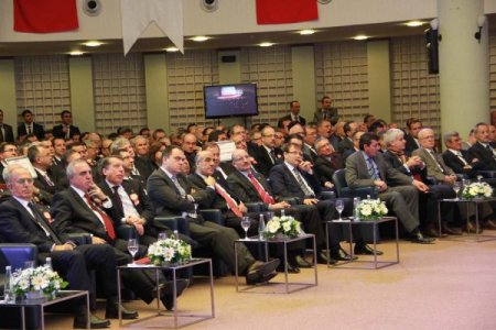 Hisarcıklıoğlu: Türkiye'deki yanlış sistem ancak yeni anayasayla düzelir