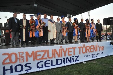 Hitit Üniversitesi'nde mezuniyet coşkusu