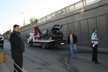 Hız Yapan Üniversite Öğrencileri Alt Geçitte Kaza Yaptı: 2 Ölü, 1 Yaralı