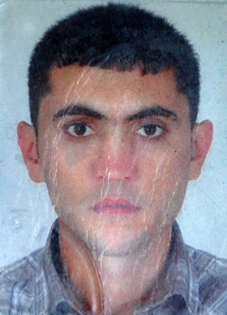 Hızını alamayan otomobil direğe çarptı: 1 ölü, 3 yaralı