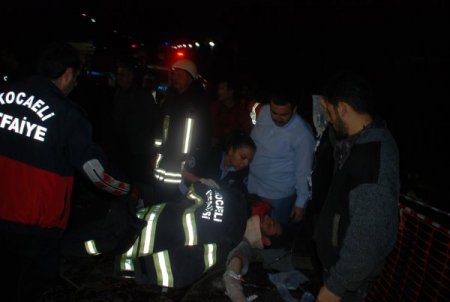 Hızlı tren için yapılan köprü çöktü: 7 yaralı