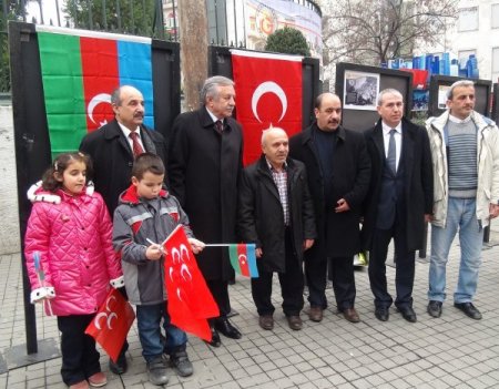 Hocalı katliamının TBMM'de kabulü için imza topladılar