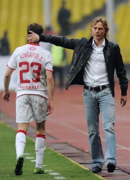 Hocası gönderilen Spartak Moskova, genel müdürüne emanet edildi