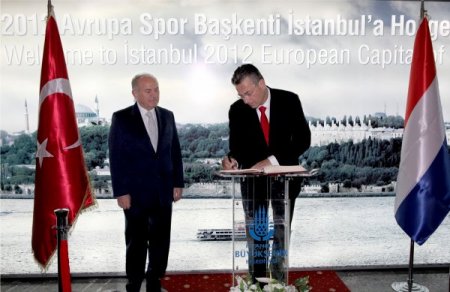 Hollanda Başbakan Yardımcısı Verhagen, Kadir Topbaş'ı Ziyaret Etti