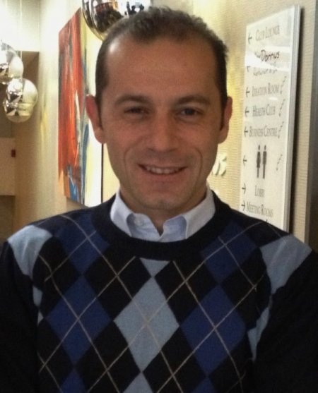 Hollanda-İtalya milli maçını yönetecek Cüneyt Çakır Amsterdam'da