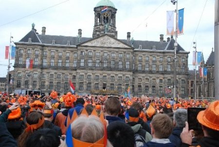 Hollanda tahtına 123 yıl aradan sonra ilk kez bir kral oturdu