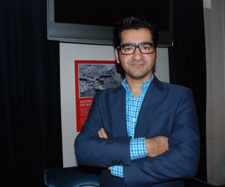 Hollanda ve Belçika'nın en iyi ilk romanı ödülü Türk asıllı bir yazara verildi