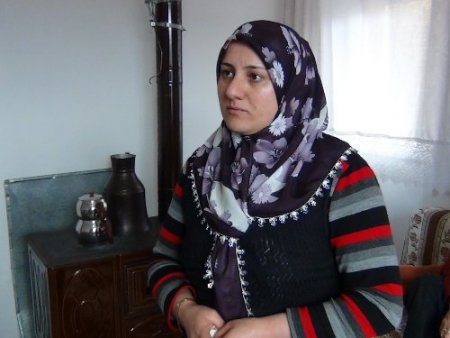 Hollanda’da hapse düşen kocasından, 11 yıldır haber alamıyor