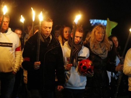 Hollanda'da öldürülen hakem için sessiz yürüyüş