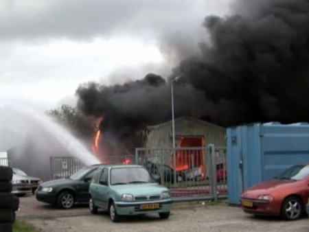 Hollanda'da Türklere Ait Bir Garaj Yandı