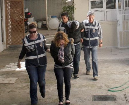 Hollanda'dan Antalya'ya 40 Bin 800 Ecstacy Hap Getiren Kadın Adliyeye Sevk Edildi