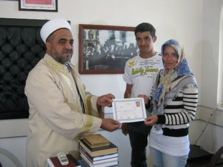 Hollandalı Hukuk Öğrencisi Savannah Müslüman Oldu