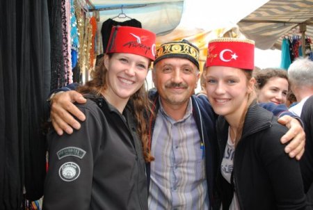Hollandalı Turistler Türk Esnafını Güler Yüzlü Buldu